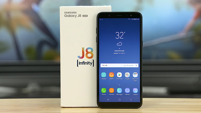 samsung j8 fasi